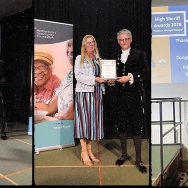 Wendy Nee receiving award